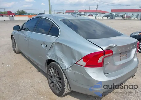 2011 Volvo S60 T6 из США, поврежденный, VIN YV1902FH8B2006453